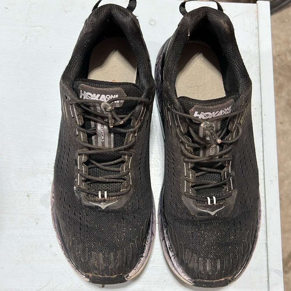 Black Hoka one one